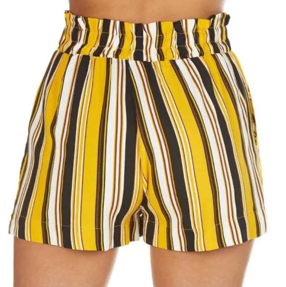 SHORTS Striped Paperbag Pants - Picture 2 of 2